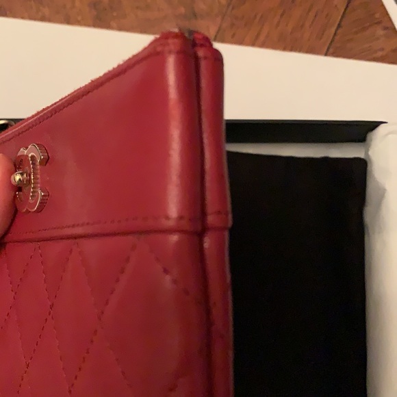 Chanel O pouch. Caviar red. Comes with box and proof of authenticity. - Picture 6 of 13